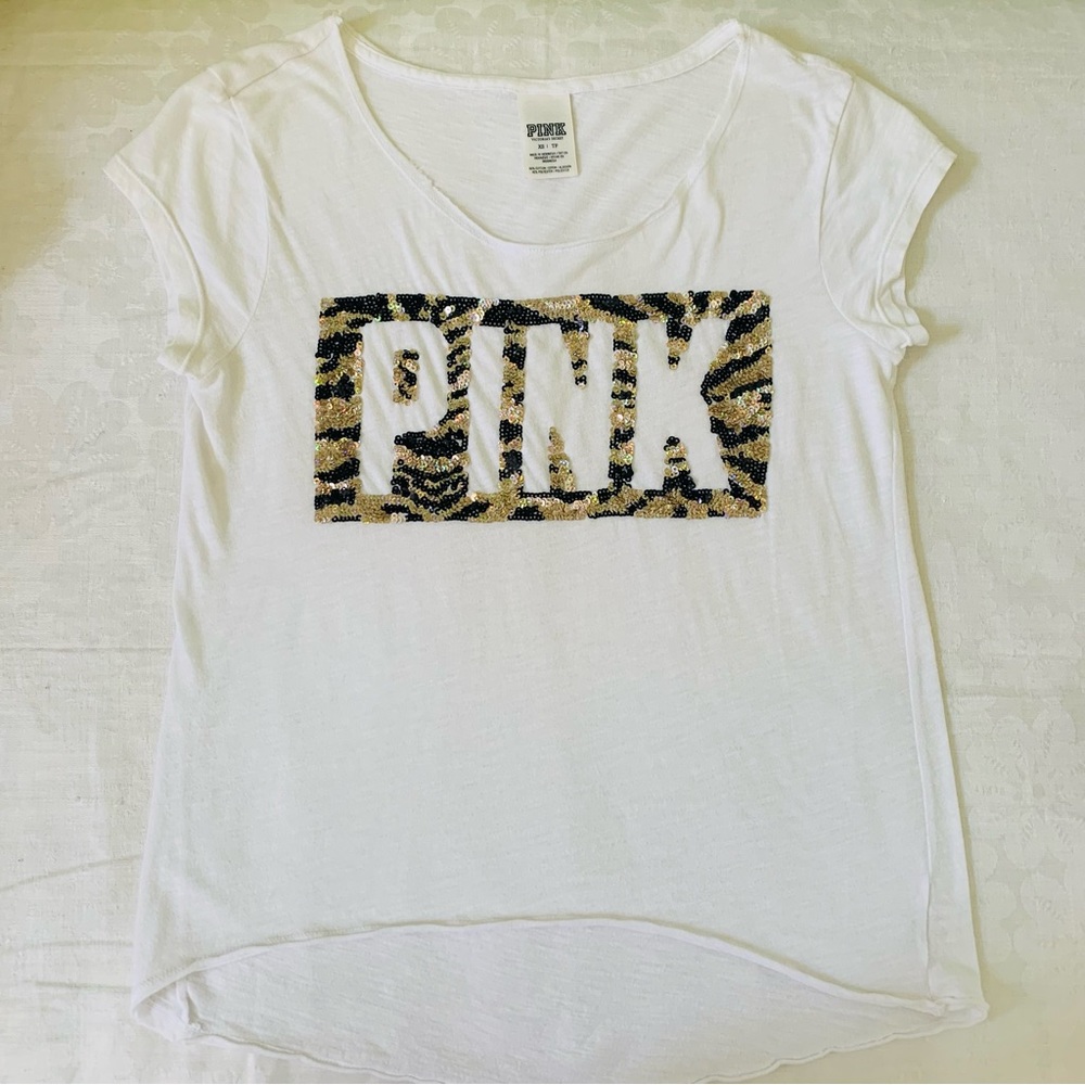 ⭐️ 3 for $20 Pink Victoria’s Secret Sequin T-Shirt XS